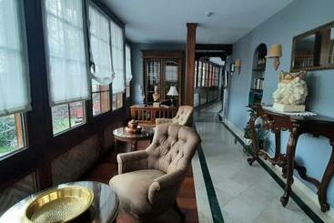 هتل Apartamentos Turísticos Y Suites
