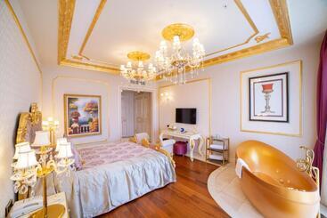 בית מלון כפרי The Plaza Bodrum