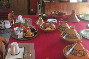 تختخواب و صبحانه Gîte Aux Amandiers