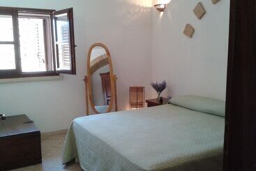 קוטג'' Mirto Sopra   Casa In Pietra Sul Mare