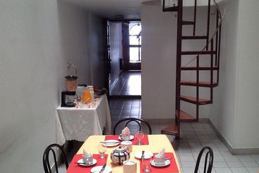 هتل Del Prado