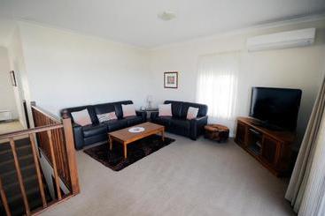 هتل My Place Accommodation Albany