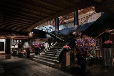 هتل The Alpina Gstaad