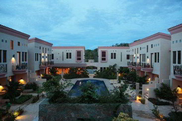 Las Sirenas Hotel & Condo