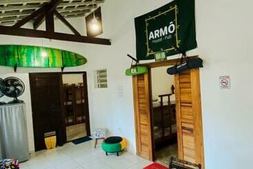 Armô Hostel Pub