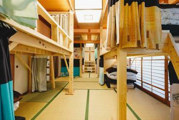 پانسیون Couch Potato Hostel   Vacation Stay 28455v