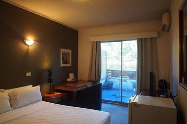 City Crown Motel