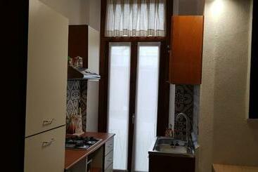 پانسیون Mansarde & Suite Maison 1706 Lago Orta