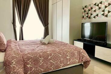 پانسیون Pinnacle Tower Apartment Stay By Feel Suites