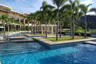 公寓式酒店  Pico De Loro Resort Condotel