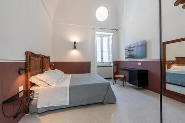 Bed and Breakfast Dimora Del Vescovo Guest House