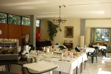 هتل Albergo Dei Pini