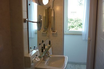 هتل Albergo Dei Pini