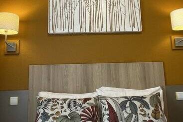 هتل Hôtel De Caen