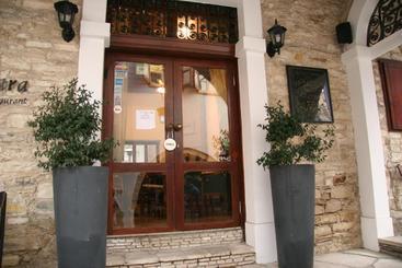 هتل Lefkara