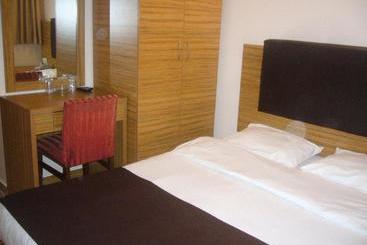 Lyon Hotel İstanbul