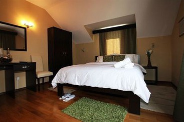 هتل Vila Roca
