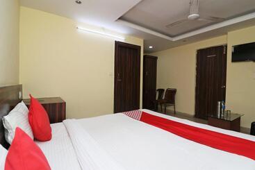 فندق Vaccinated Staff- Oyo 45540 Prakash Inn