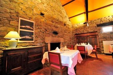 هتل Logis Auberge De Keralloret