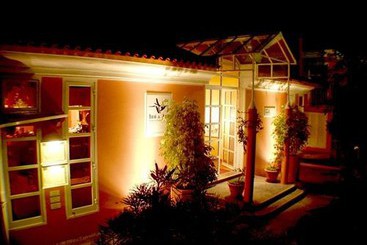 Inn & Art Cottage