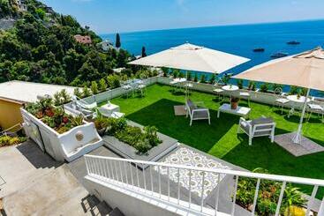 پانسیون Villa Pietra Santa