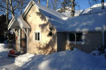 تختخواب و صبحانه Holiday Lodge Cabins