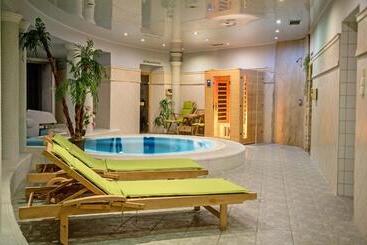 فندق Hozam Wellness és Apartman