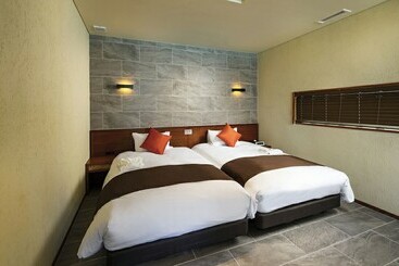 هتل Away Okinawa Kouri Island Resort
