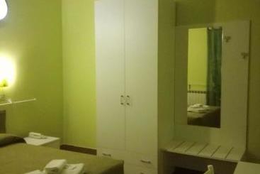 هتل Albergo Airone