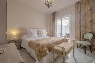 Apartasuites Alberca Deluxe
