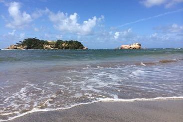 هتل Calibishie Cove