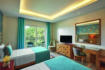Mövenpick Resort & Spa Boracay