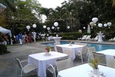 Plantation Beach Villas