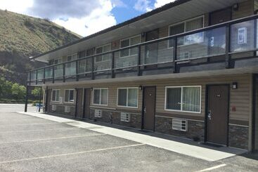 Riverside Motel