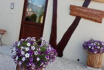 فندق Agriturismo Nonnu Lui`
