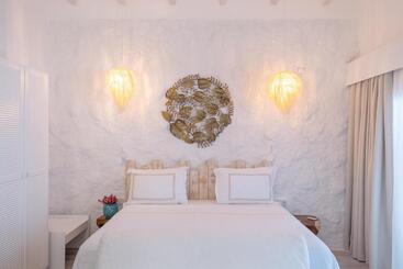 هتل Yasos Suites