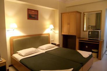 هتل The Menino Regency