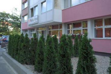هتل Pest Inn