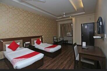 هتل Fabexpress The Mansion