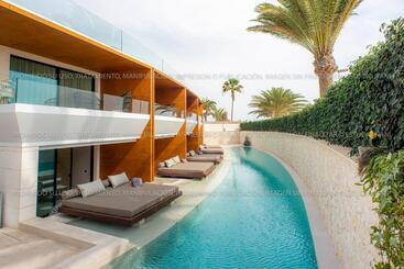 هتل آپارتمان Tensuites - Adults Only