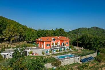 هتل Agriturismo Cascina Trevo
