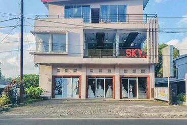 בית מלון כפרי Sky Residence Tomohon Mitra Reddoorz
