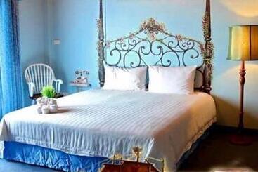 هتل The Colored House Jomtien