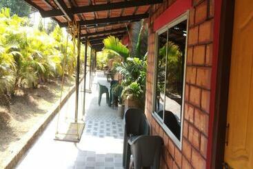 渡假胜地  Staymaker Veera S Homestay