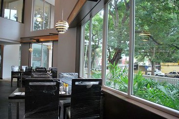 هتل Jade Garden