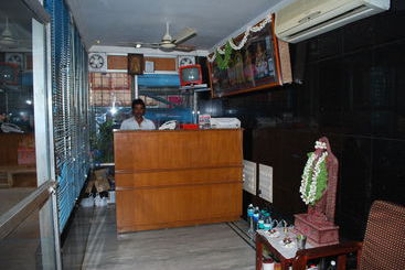 هتل Sri Sai Residency
