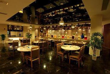 هتل Fortune International Holiday