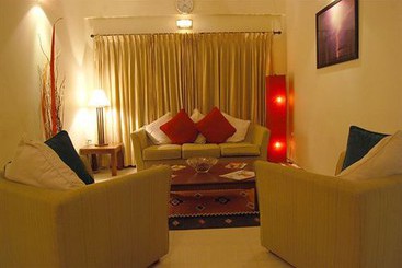 هتل Sterling Suites Langford Town