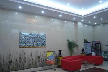 هتل Super 8 Bengbu Railway Station