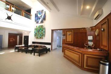 اقامتگاه Mpt Kalchuri Residency, Jabalpur